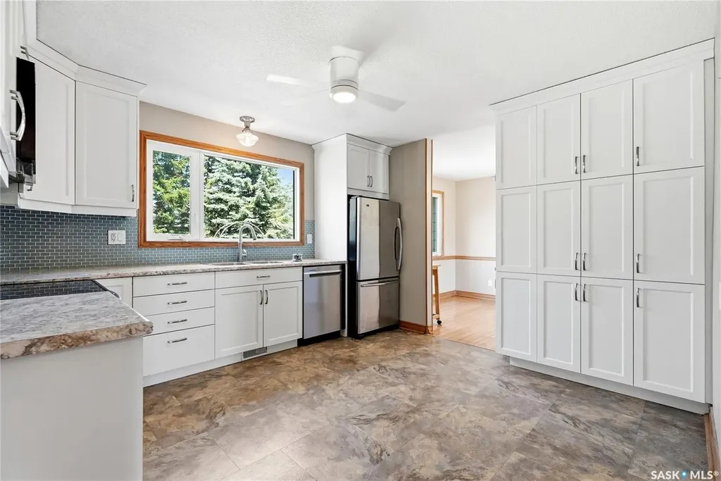 2338 Easthill Saskatoon SK S7J 3E5