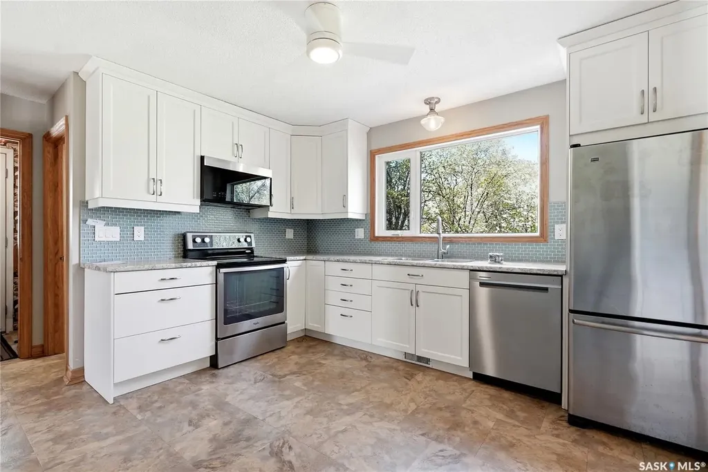 2338 Easthill Saskatoon SK S7J 3E5