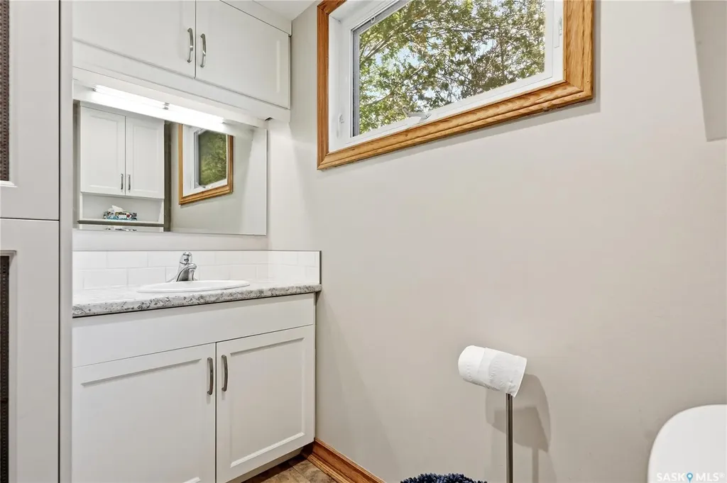 2338 Easthill Saskatoon SK S7J 3E5