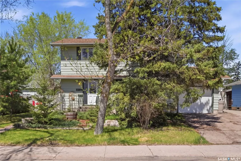 2338 Easthill Saskatoon SK S7J 3E5