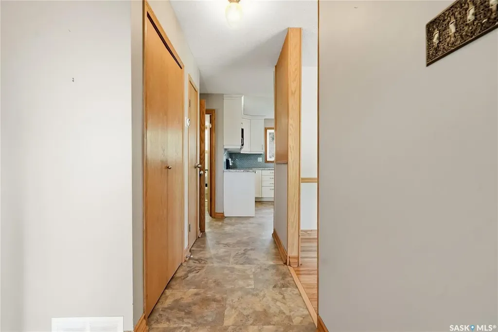2338 Easthill Saskatoon SK S7J 3E5