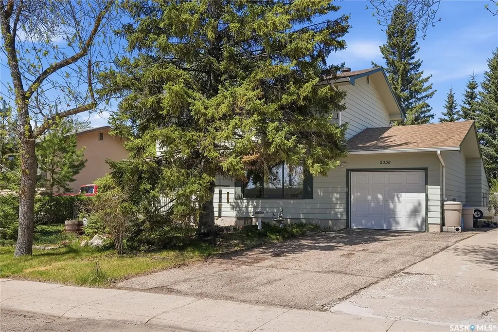 2338 Easthill Saskatoon SK S7J 3E5