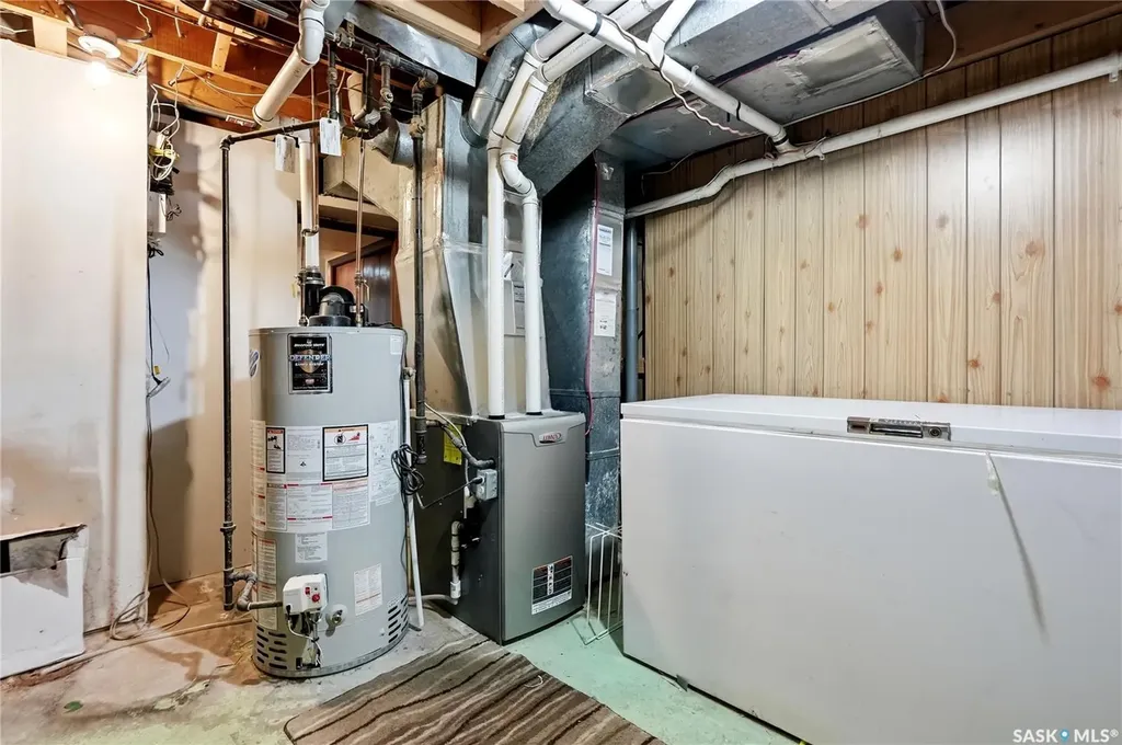 2338 Easthill Saskatoon SK S7J 3E5