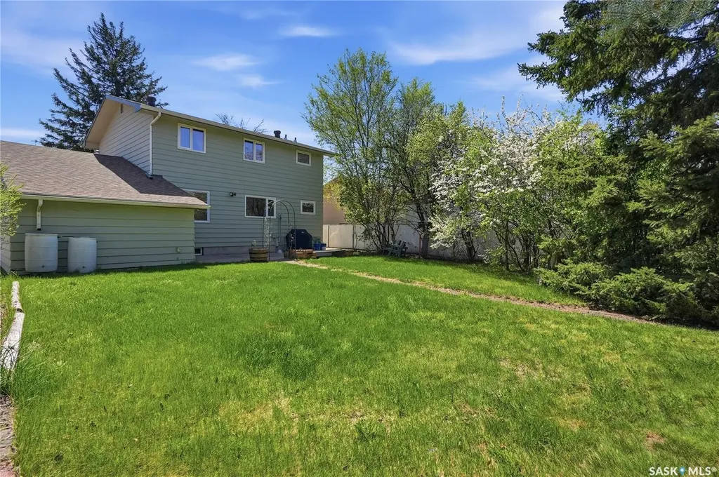 2338 Easthill Saskatoon SK S7J 3E5
