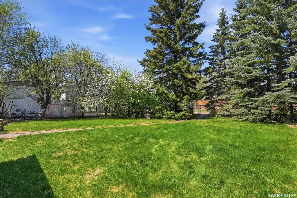 2338 Easthill Saskatoon SK S7J 3E5