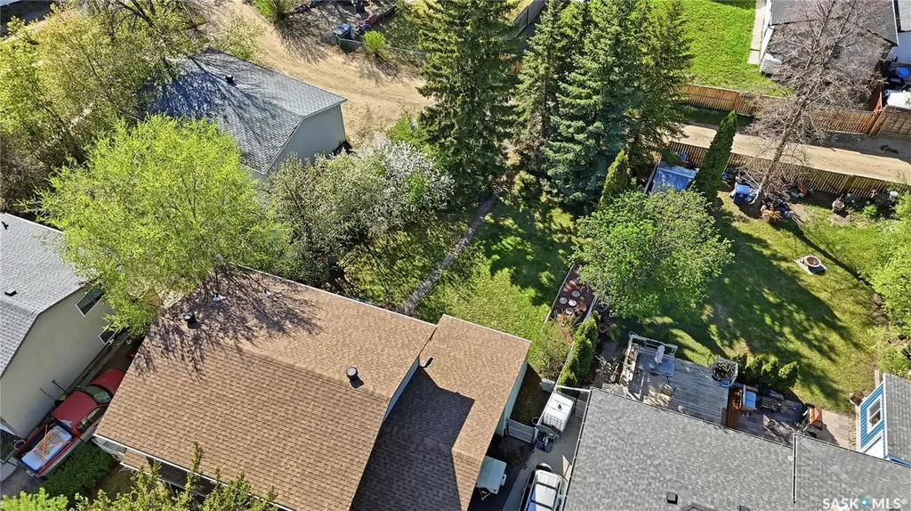 2338 Easthill Saskatoon SK S7J 3E5