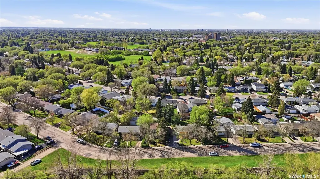 2338 Easthill Saskatoon SK S7J 3E5