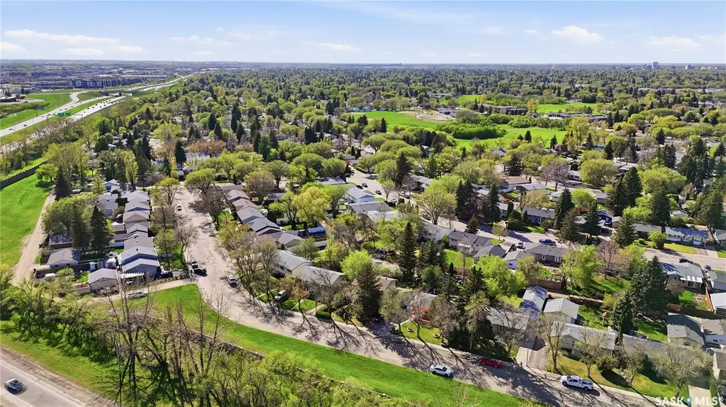 2338 Easthill Saskatoon SK S7J 3E5