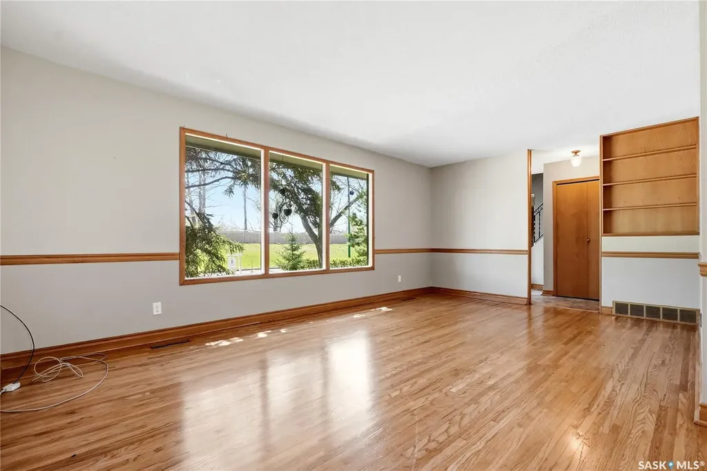 2338 Easthill Saskatoon SK S7J 3E5