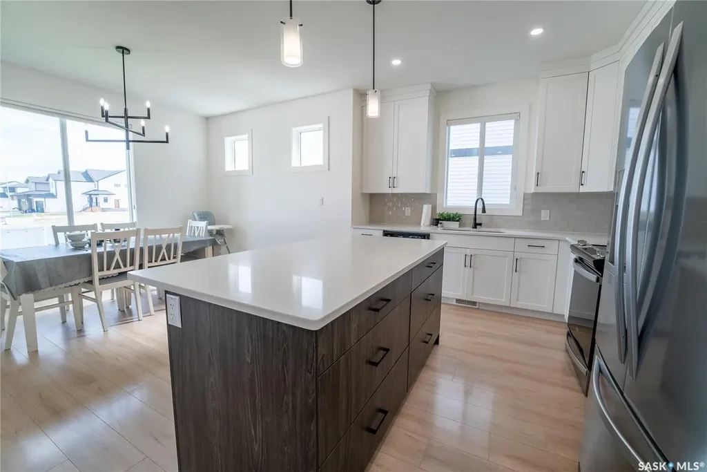 916 Feheregyhazi Boulevard Saskatoon SK S7W 1E1