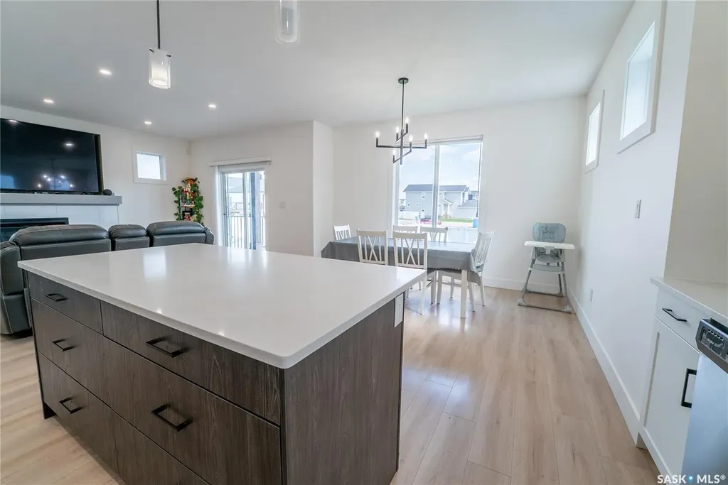 916 Feheregyhazi Boulevard Saskatoon SK S7W 1E1