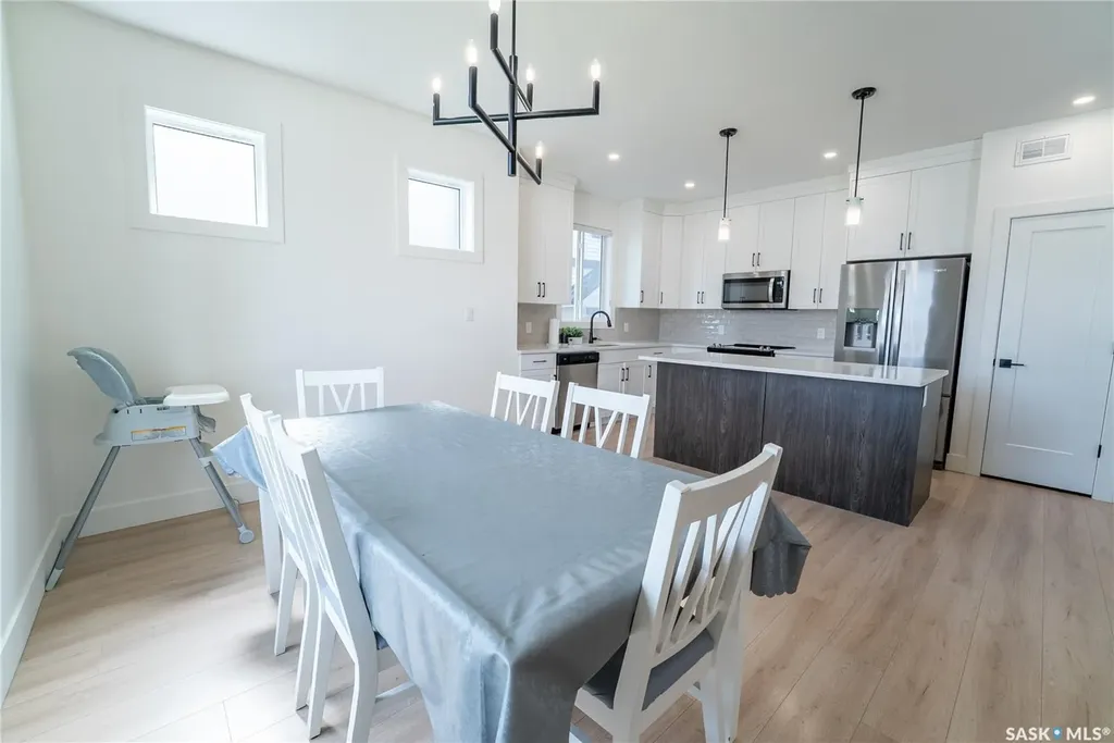 916 Feheregyhazi Boulevard Saskatoon SK S7W 1E1