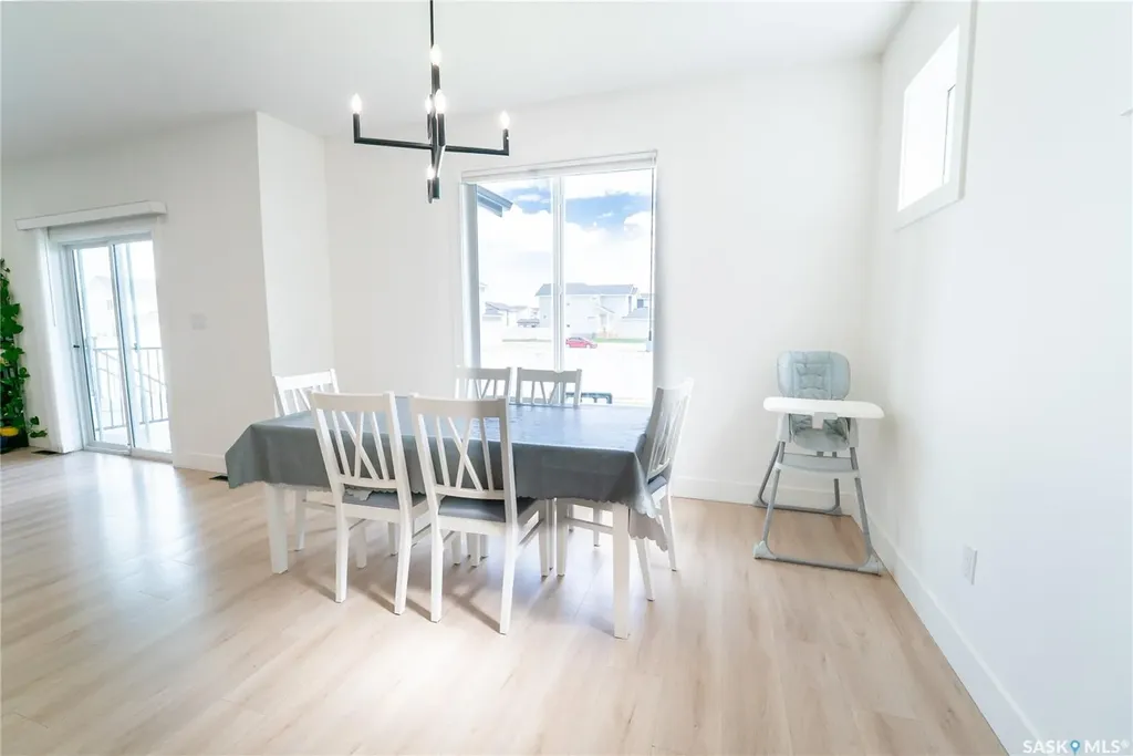 916 Feheregyhazi Boulevard Saskatoon SK S7W 1E1