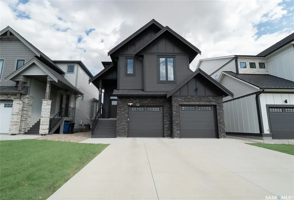 916 Feheregyhazi Boulevard Saskatoon SK S7W 1E1