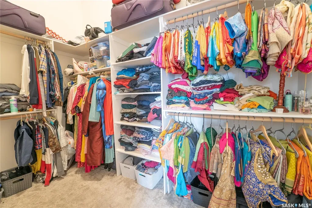 916 Feheregyhazi Boulevard Saskatoon SK S7W 1E1