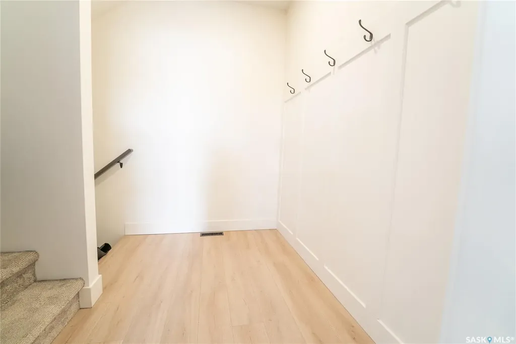 916 Feheregyhazi Boulevard Saskatoon SK S7W 1E1