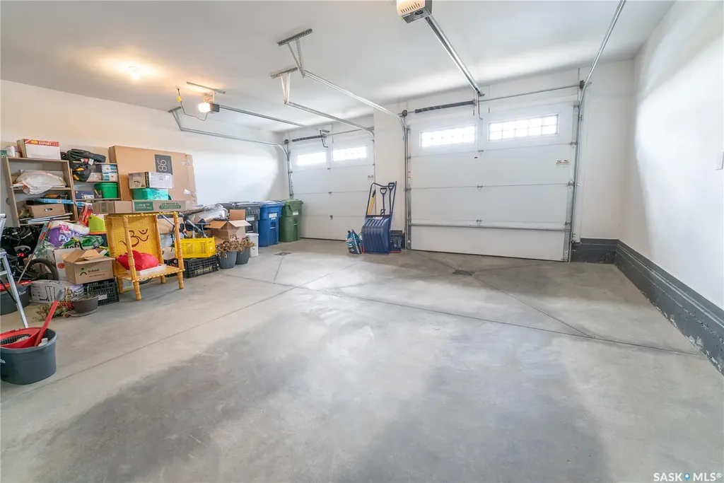 916 Feheregyhazi Boulevard Saskatoon SK S7W 1E1