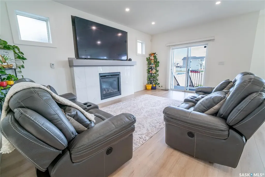 916 Feheregyhazi Boulevard Saskatoon SK S7W 1E1