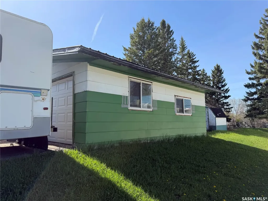 205 Pipestone Avenue Wawota SK S0G 5A0