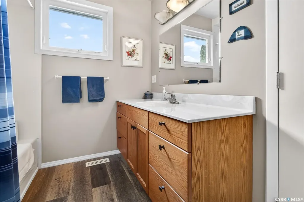 1381 Prince Crescent Moose Jaw SK S6H 6E6