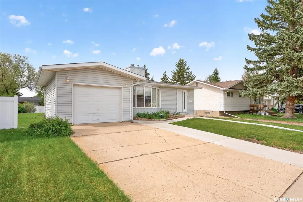 1381 Prince Crescent Moose Jaw SK S6H 6E6