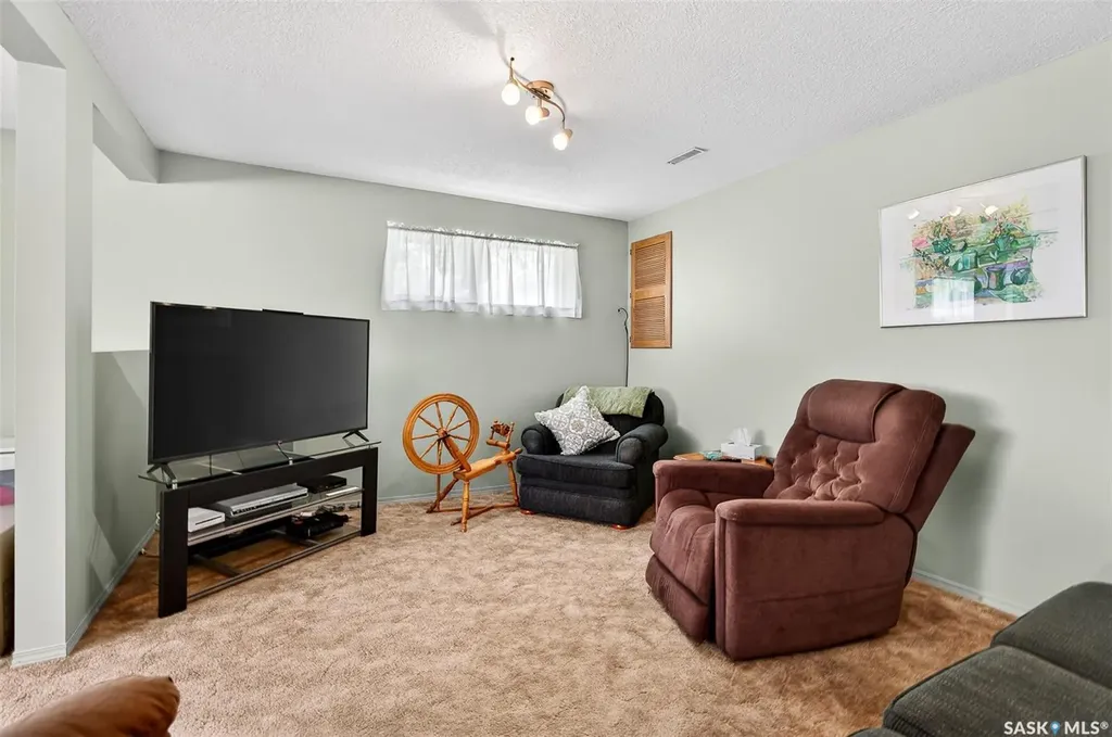 1381 Prince Crescent Moose Jaw SK S6H 6E6
