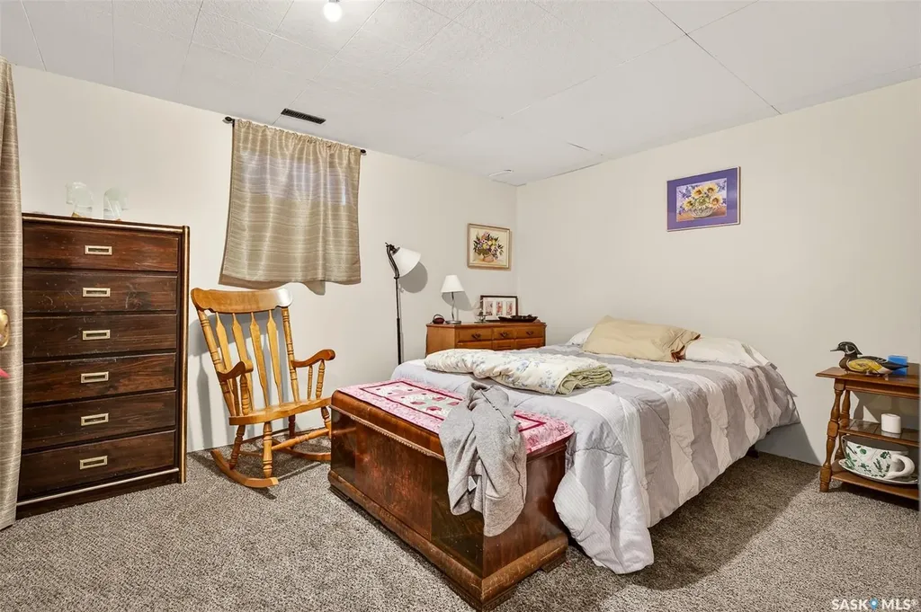 1381 Prince Crescent Moose Jaw SK S6H 6E6