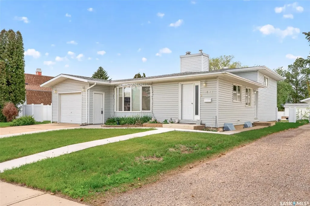 1381 Prince Crescent Moose Jaw SK S6H 6E6