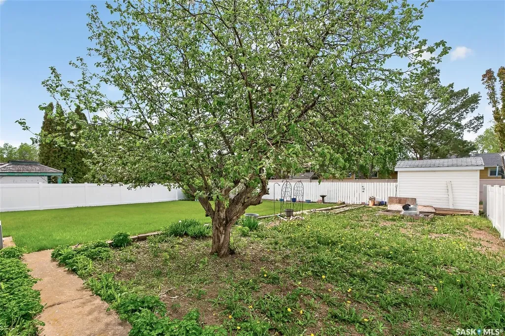 1381 Prince Crescent Moose Jaw SK S6H 6E6