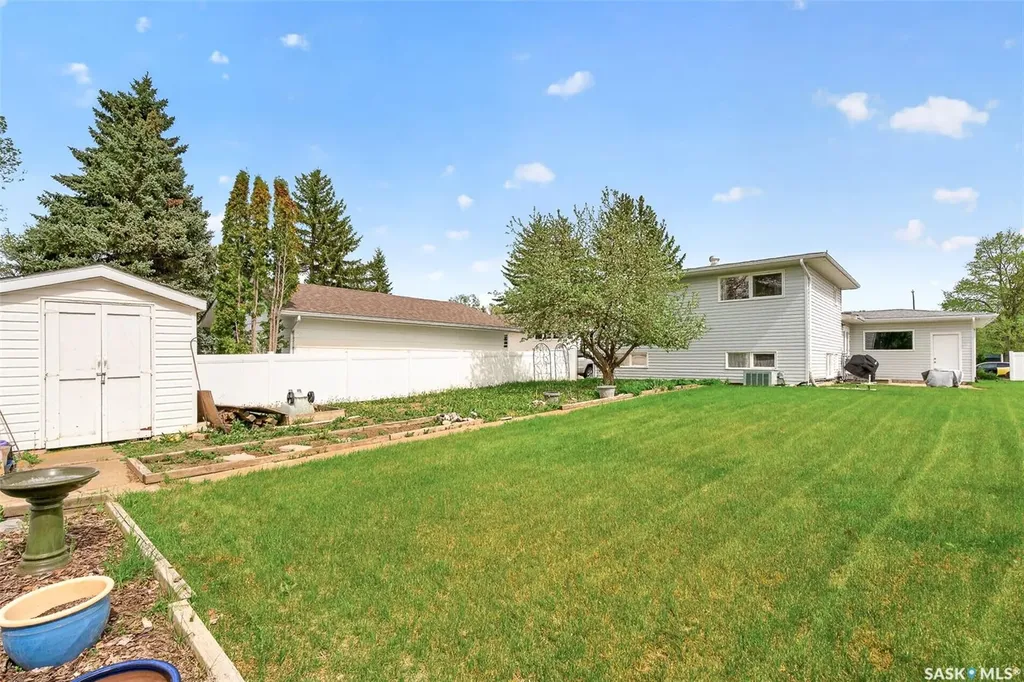 1381 Prince Crescent Moose Jaw SK S6H 6E6