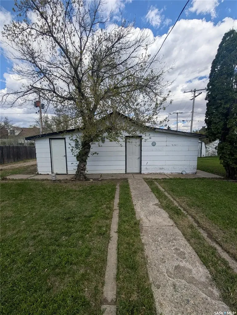 1105 9th Street Perdue SK S0K 3C0