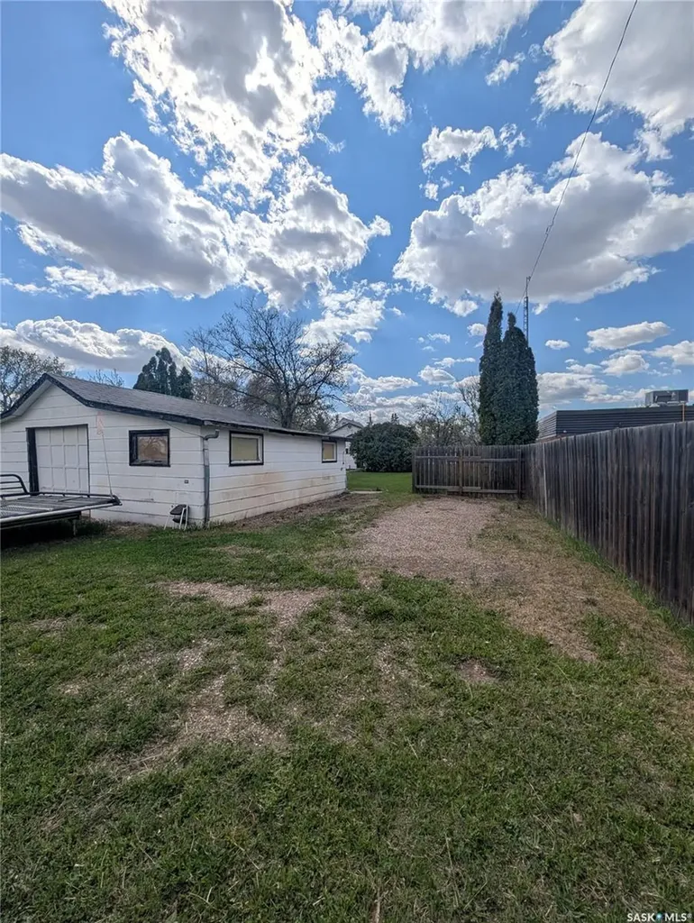 1105 9th Street Perdue SK S0K 3C0