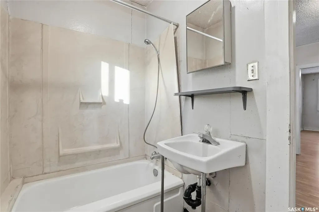 308 1st E Delisle SK S0L 0P0