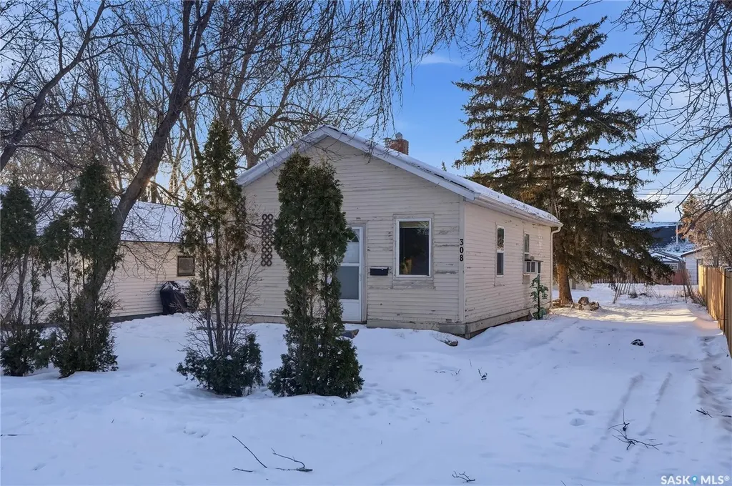 308 1st E Delisle SK S0L 0P0