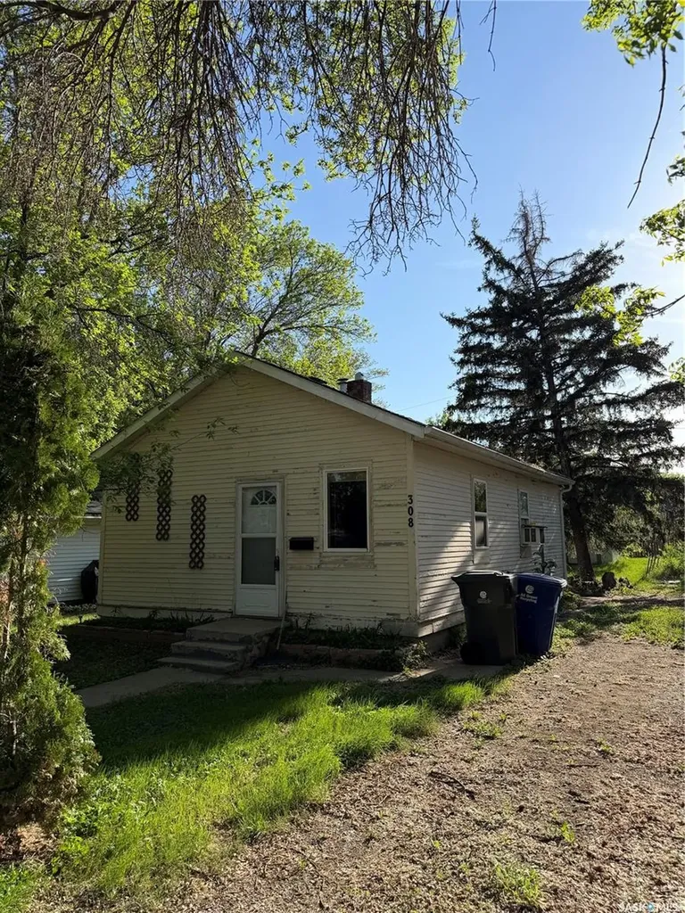 308 1st Street E Delisle SK S0L 0P0