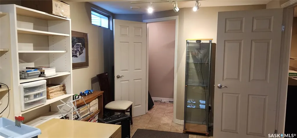 434 Ash Street E Saskatoon SK S7J 0K5
