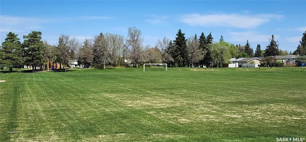 434 Ash Street E Saskatoon SK S7J 0K5