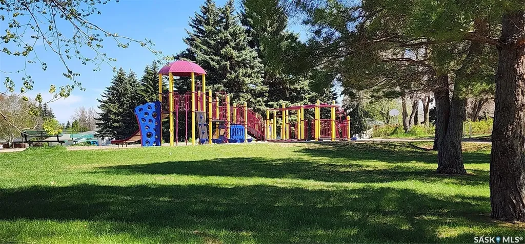 434 Ash Street E Saskatoon SK S7J 0K5