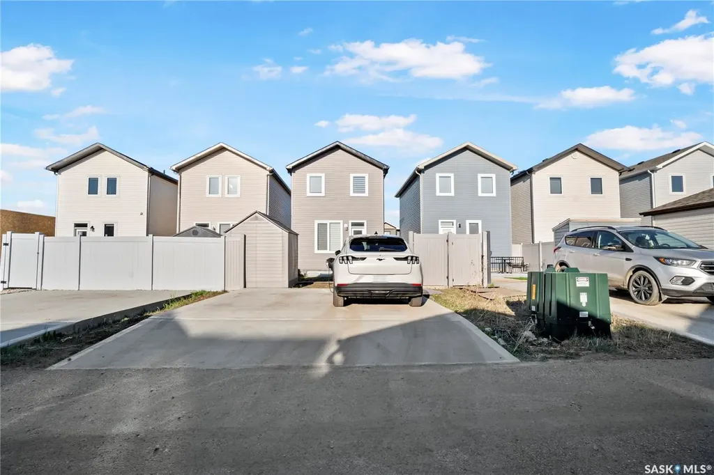 1772 West Market Street Regina SK S4Y 0G3