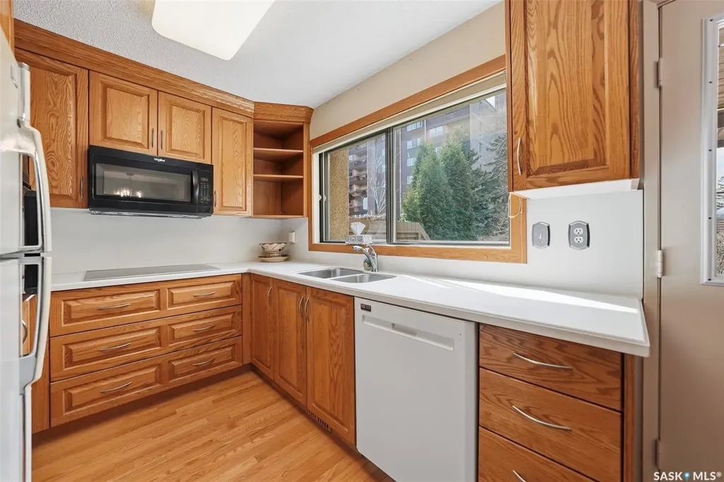 425 Pinehouse Drive Saskatoon SK S7K 5R2