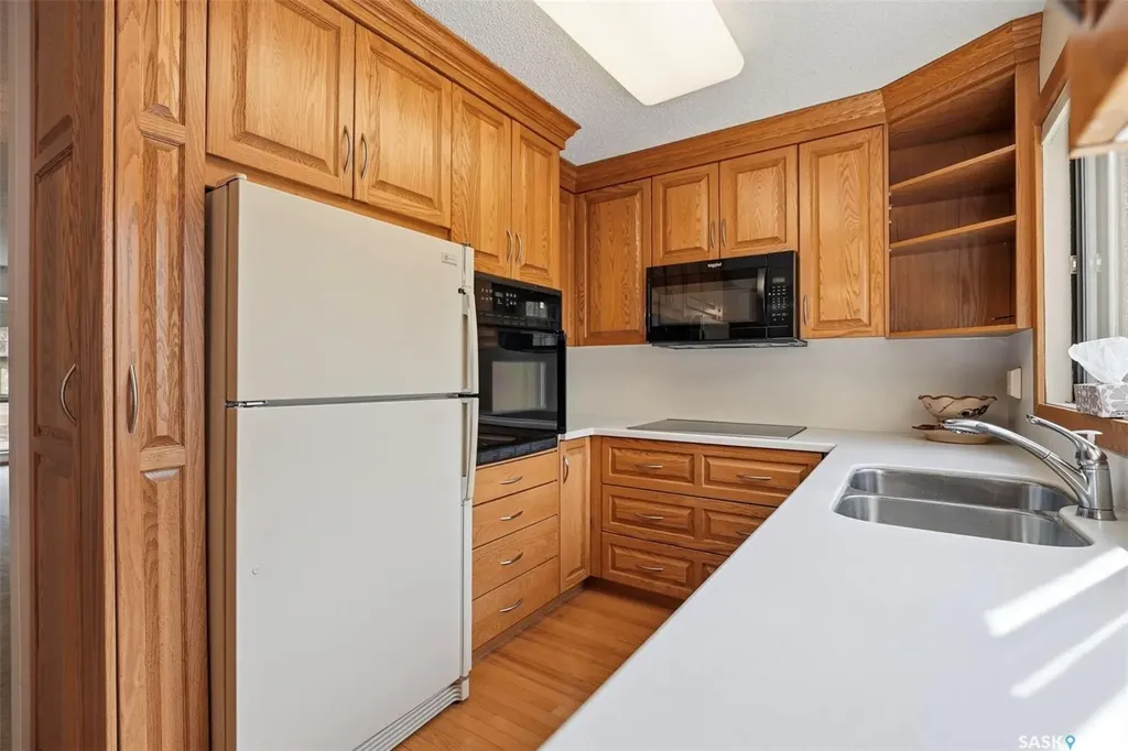 425 Pinehouse Drive Saskatoon SK S7K 5R2