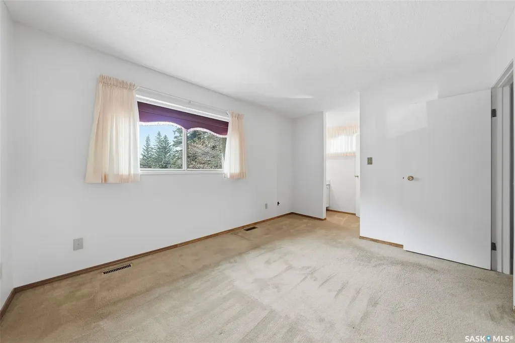 425 Pinehouse Drive Saskatoon SK S7K 5R2