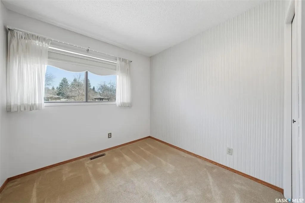 425 Pinehouse Drive Saskatoon SK S7K 5R2