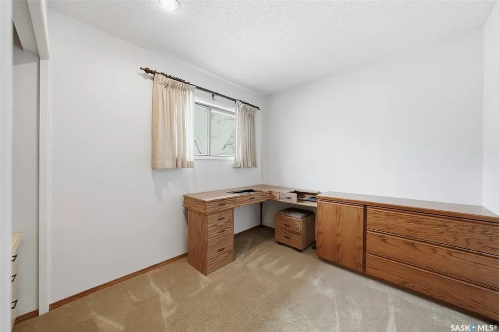 425 Pinehouse Drive Saskatoon SK S7K 5R2