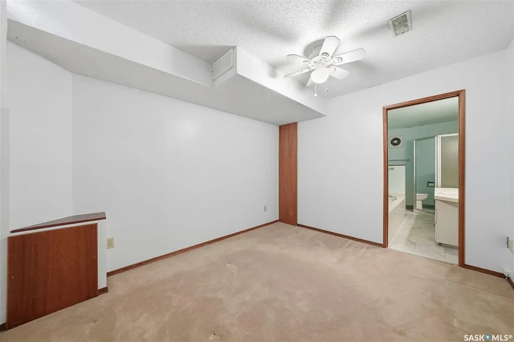 425 Pinehouse Drive Saskatoon SK S7K 5R2
