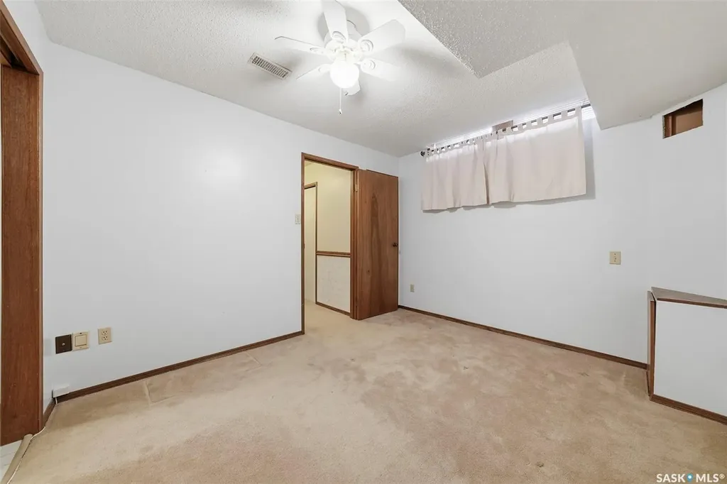 425 Pinehouse Drive Saskatoon SK S7K 5R2