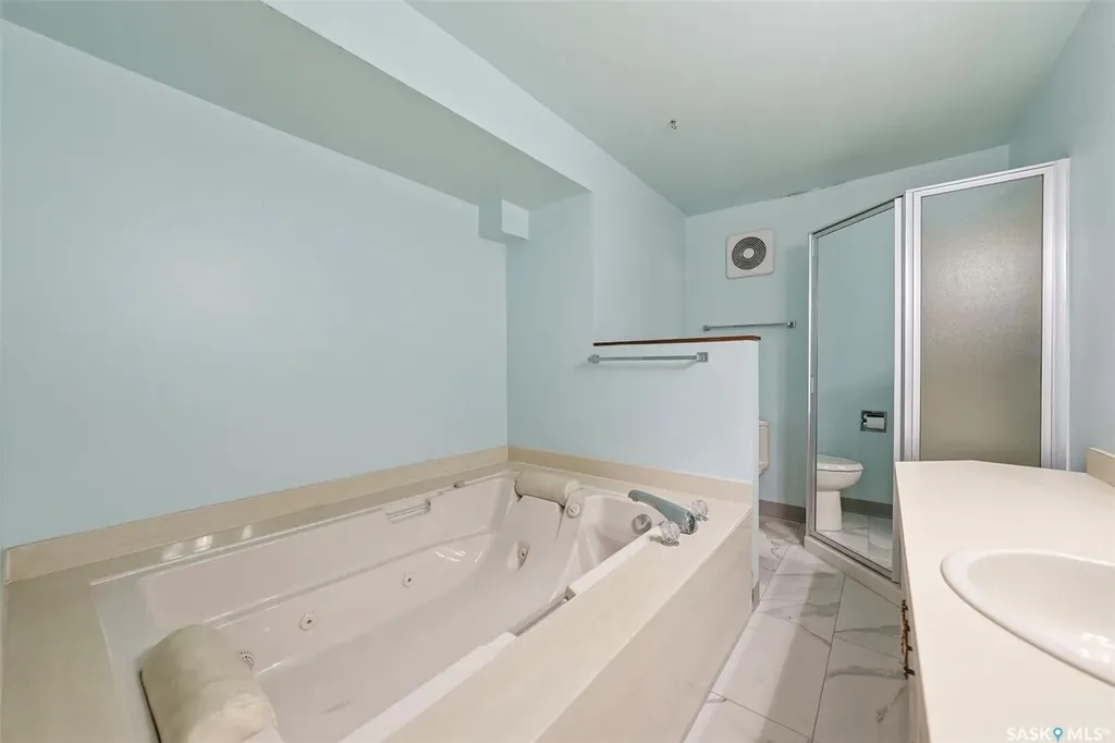 425 Pinehouse Drive Saskatoon SK S7K 5R2