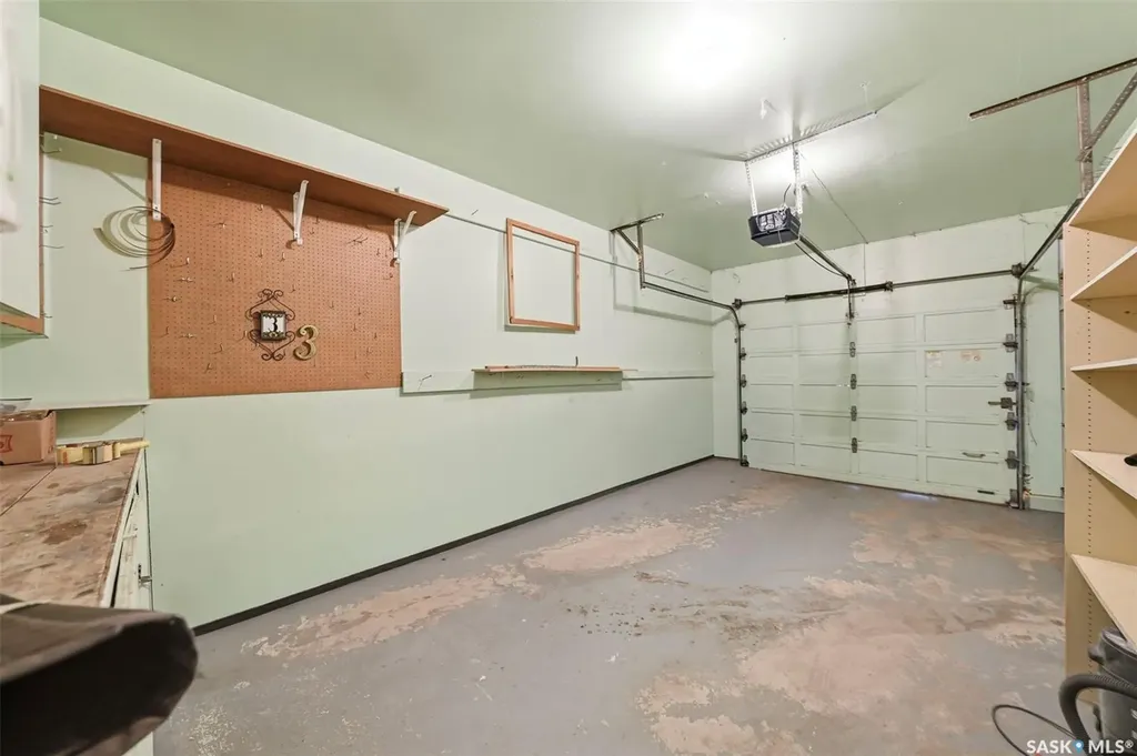 425 Pinehouse Drive Saskatoon SK S7K 5R2