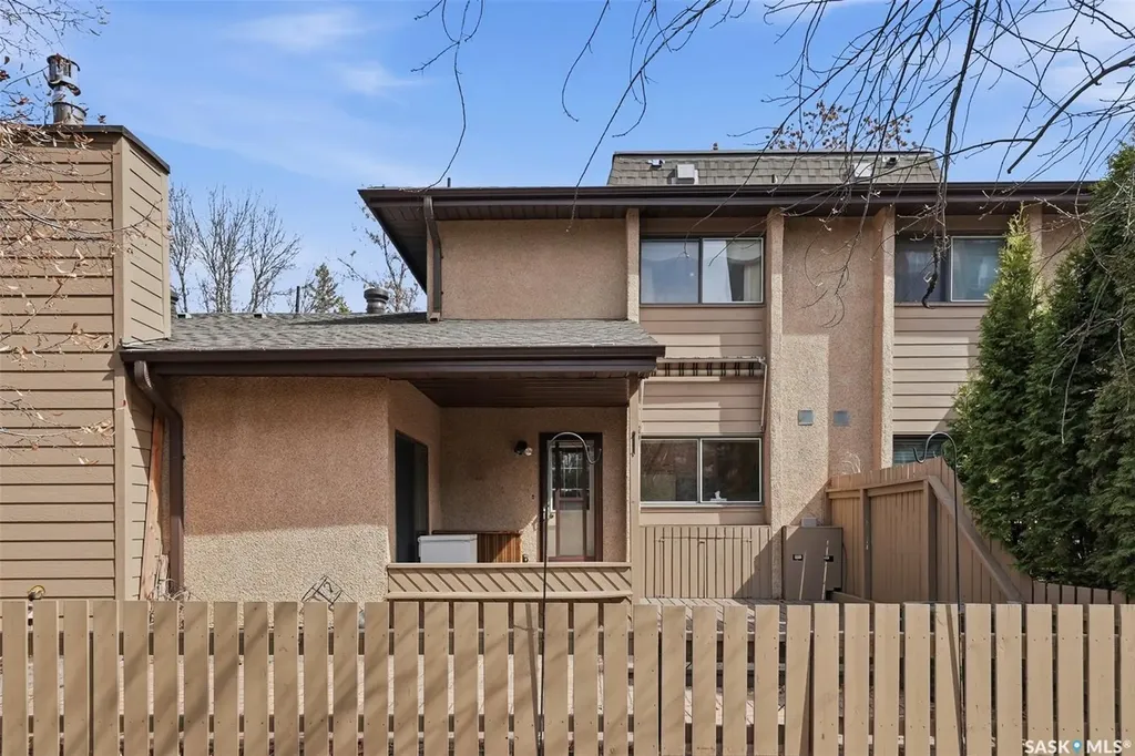 425 Pinehouse Drive Saskatoon SK S7K 5R2