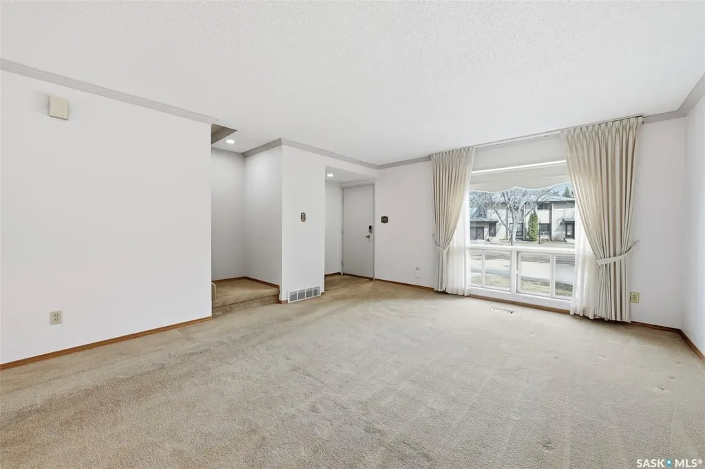 425 Pinehouse Drive Saskatoon SK S7K 5R2